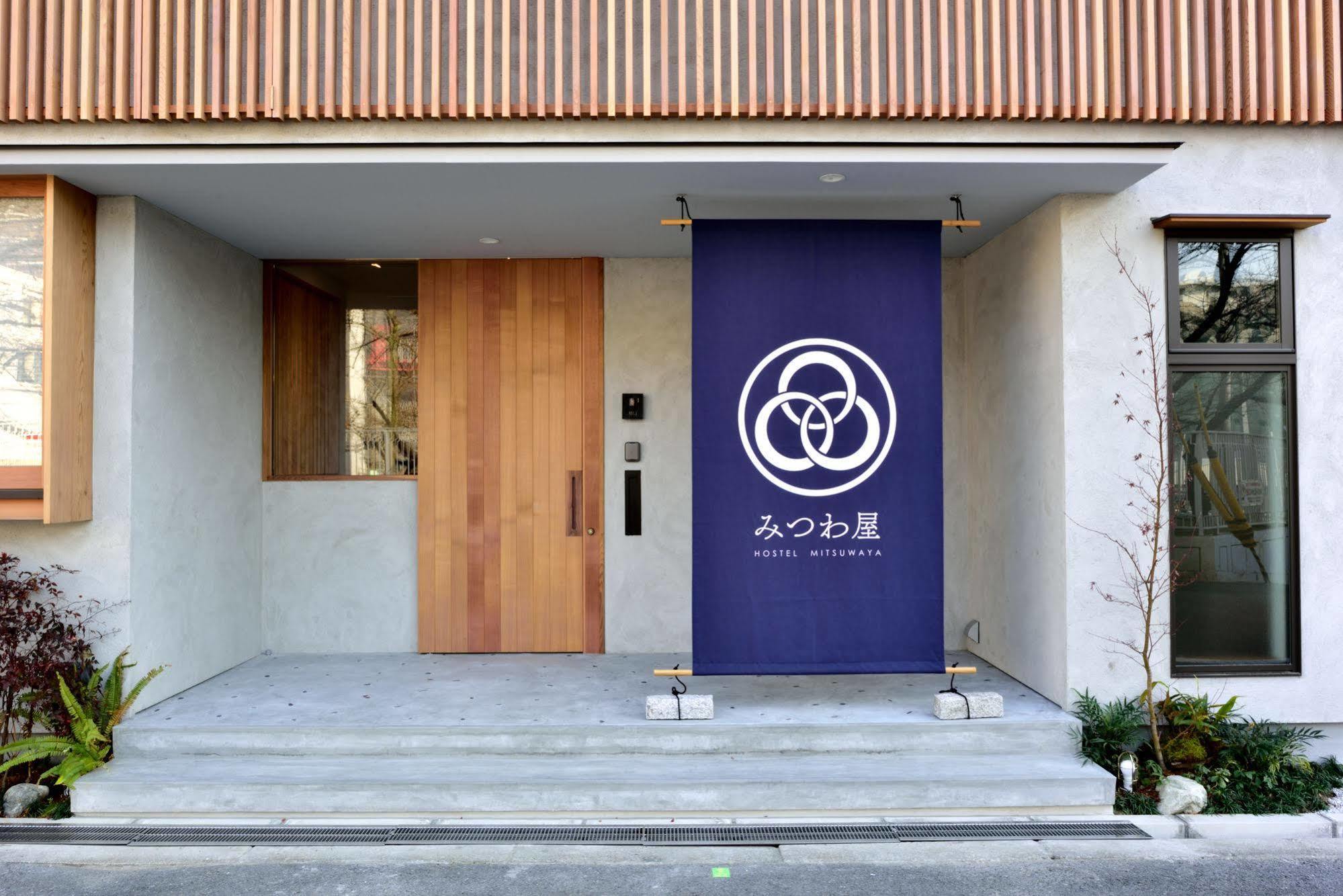 Hostel Mitsuwaya Осака Экстерьер фото