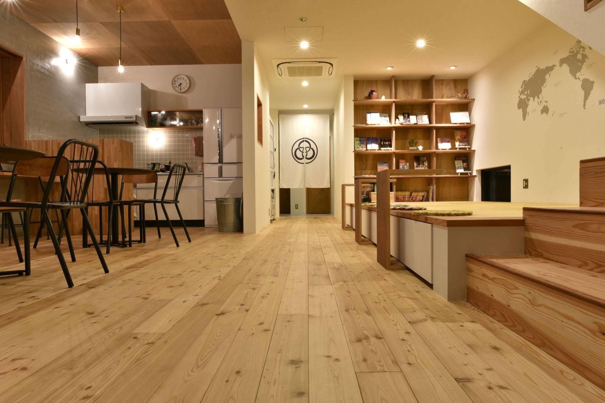 Hostel Mitsuwaya Осака Экстерьер фото