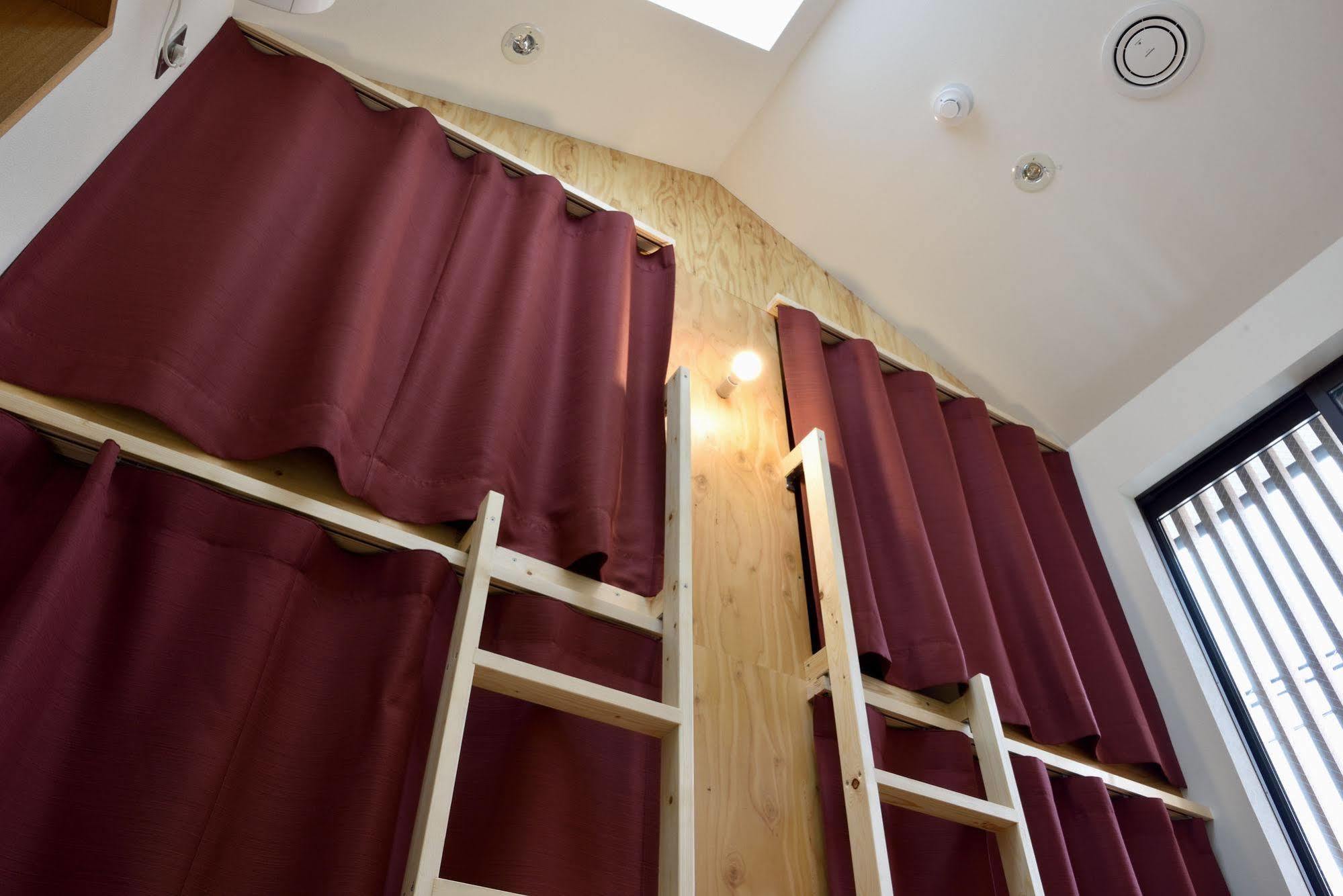 Hostel Mitsuwaya Осака Экстерьер фото
